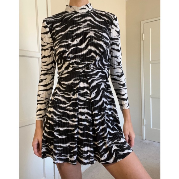 Topshop zebra dress Size 2 - Picture 2 of 6